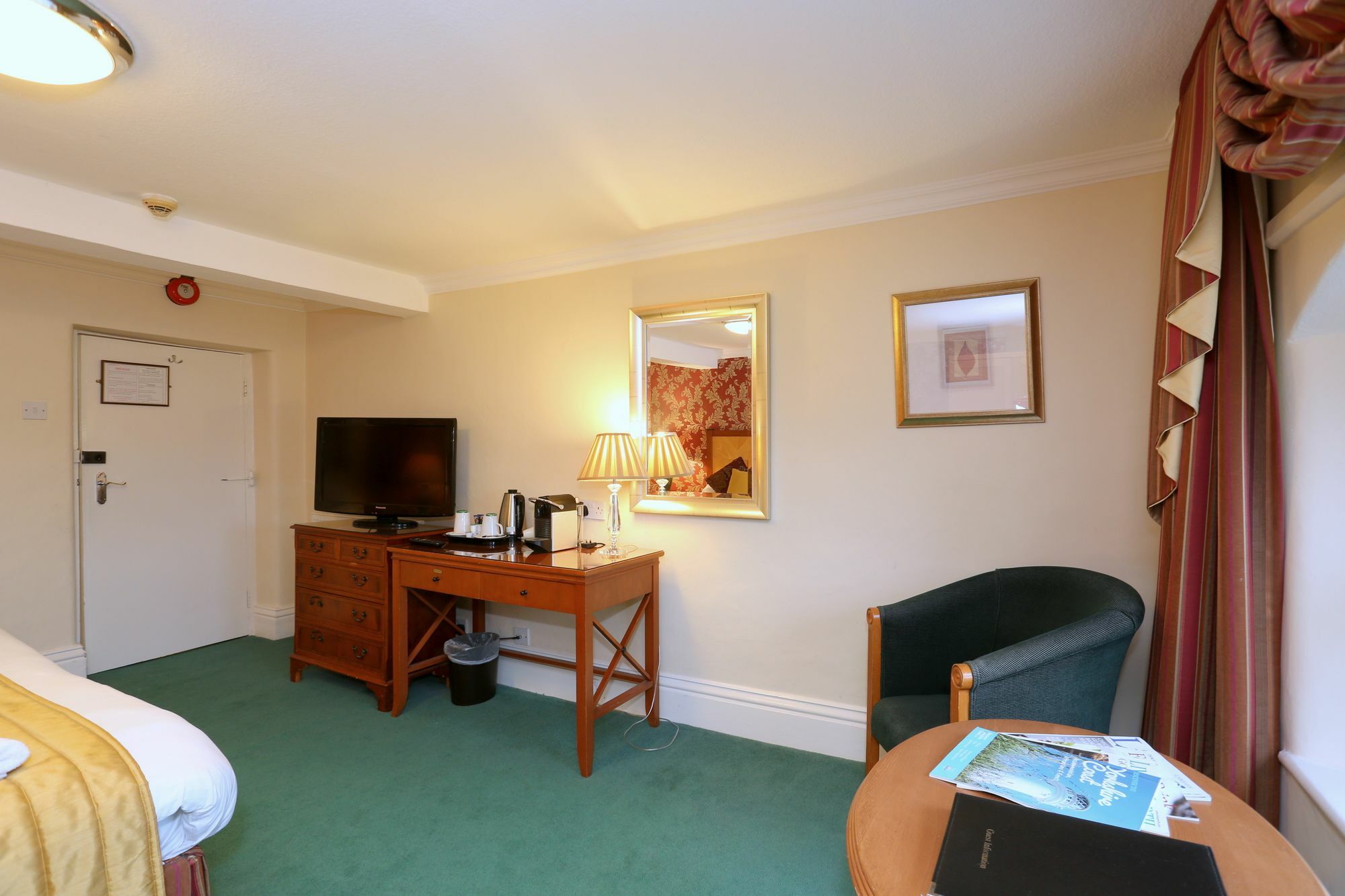 The Downe Arms Hotel Scarborough Zewnętrze zdjęcie